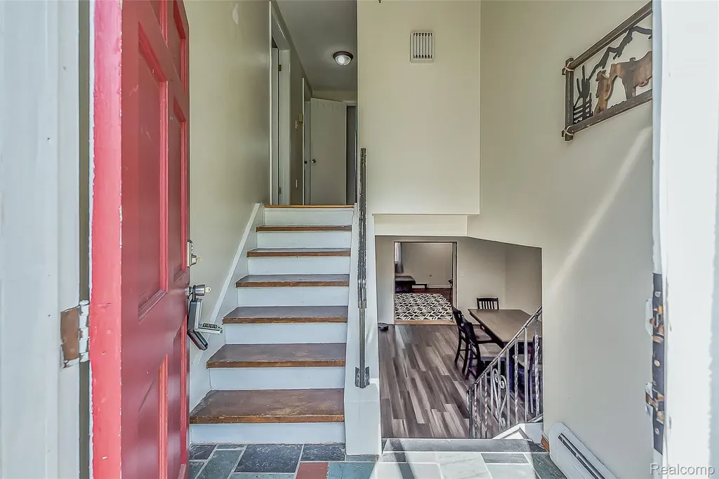 1107 Odessa Drive Holly Village MI 48442