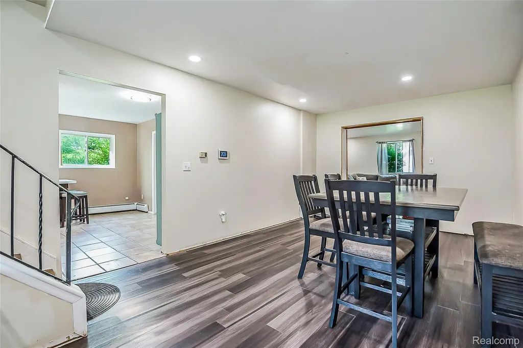 1107 Odessa Drive Holly Village MI 48442