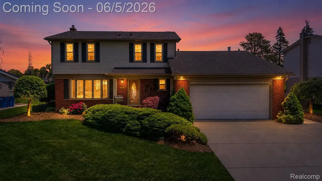 32040 Cambridge Drive Warren City MI 48093