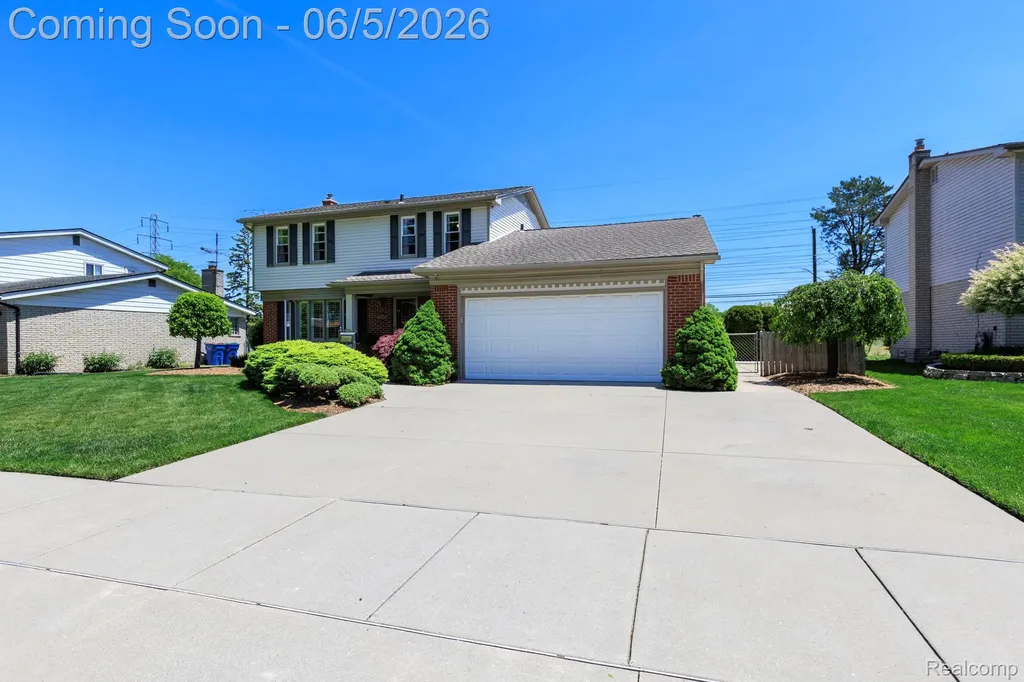 32040 Cambridge Drive Warren City MI 48093