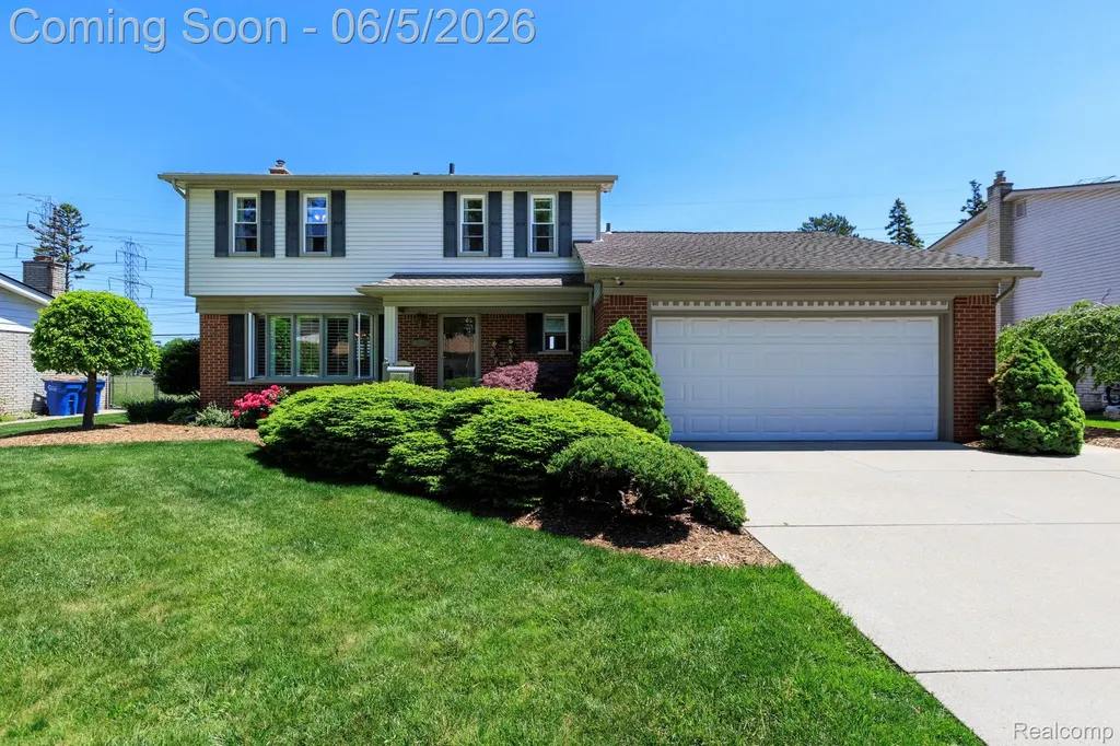 32040 Cambridge Drive Warren City MI 48093