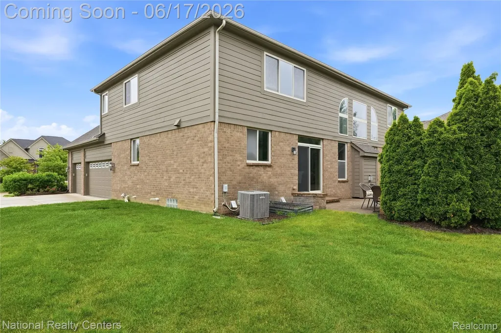 52347 Ferndale Drive Lyon Charter Township MI 48167