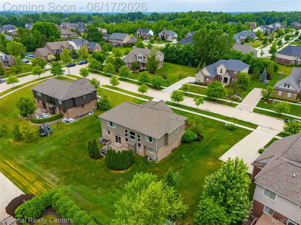 52347 Ferndale Drive Lyon Charter Township MI 48167