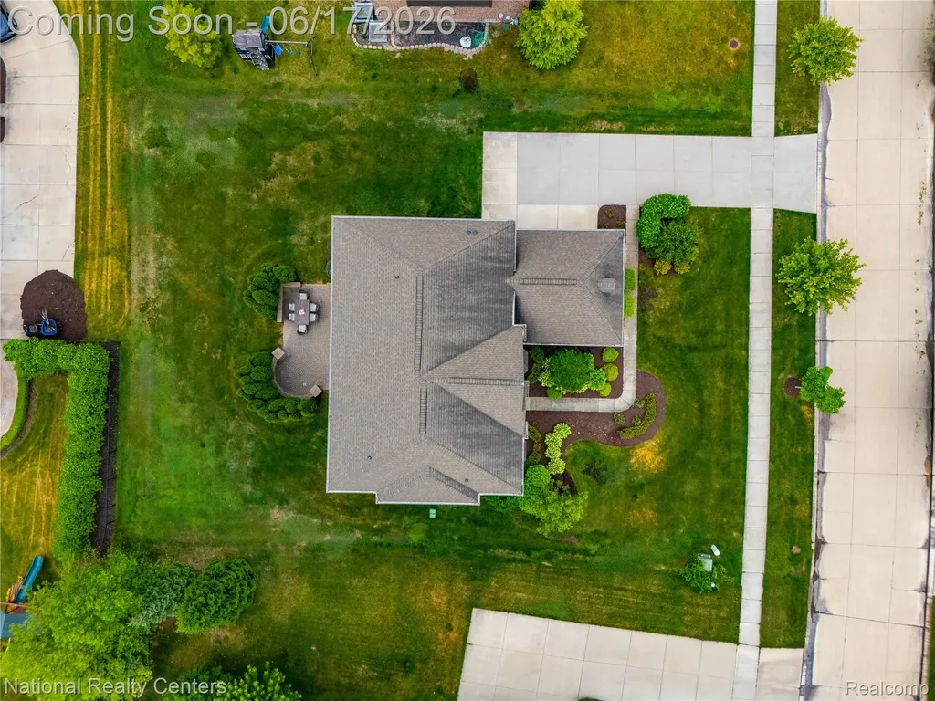 52347 Ferndale Drive Lyon Charter Township MI 48167