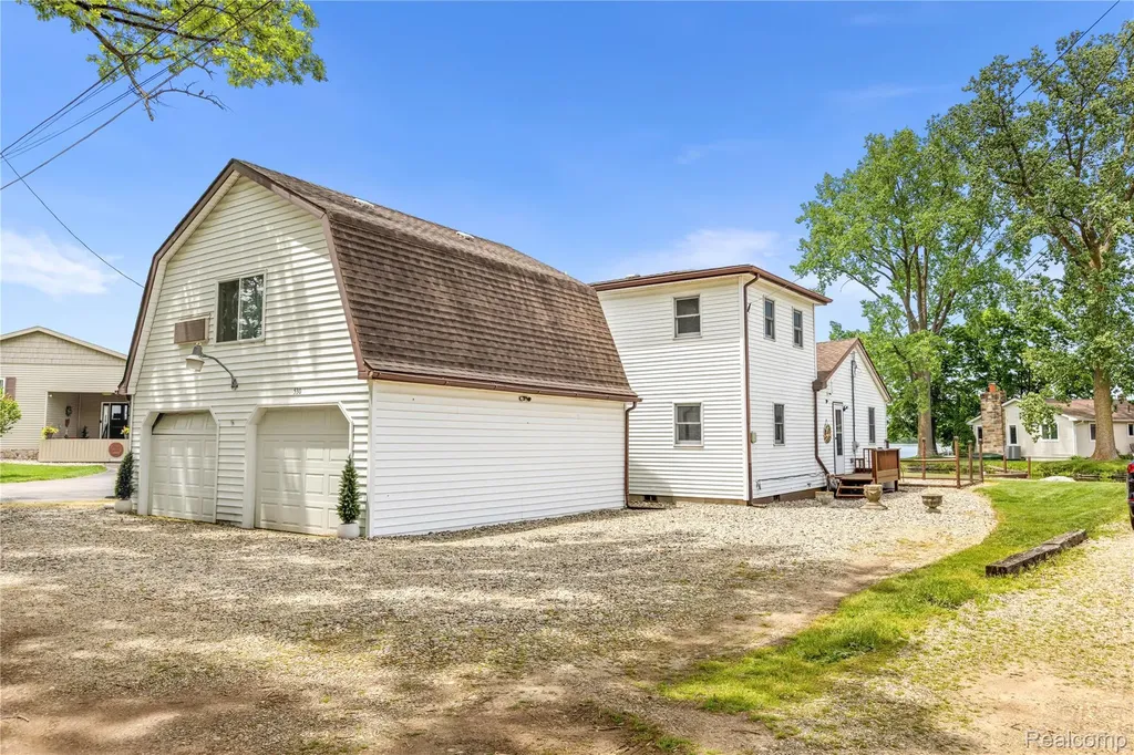 530 Roby Beach Drive Coldwater Township MI 49036