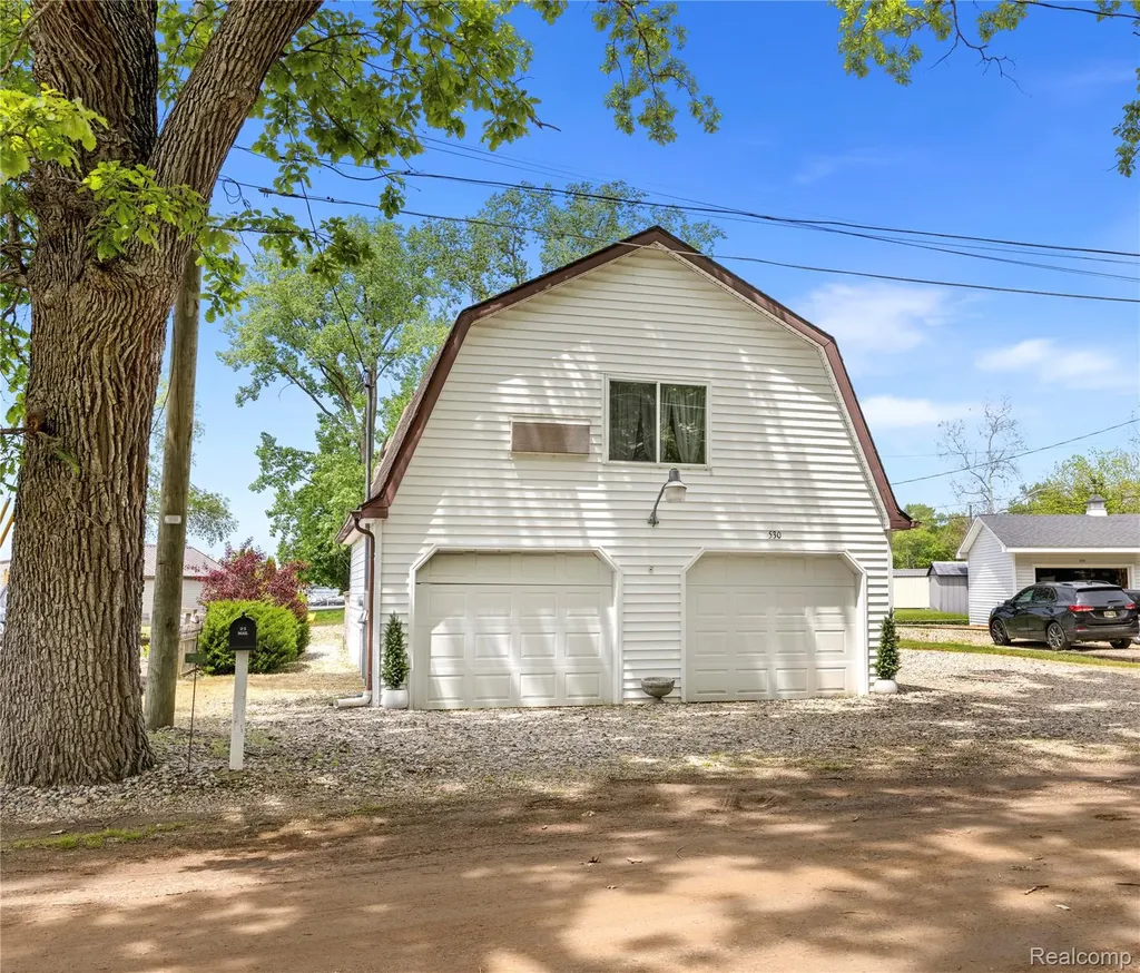 530 Roby Beach Drive Coldwater Township MI 49036