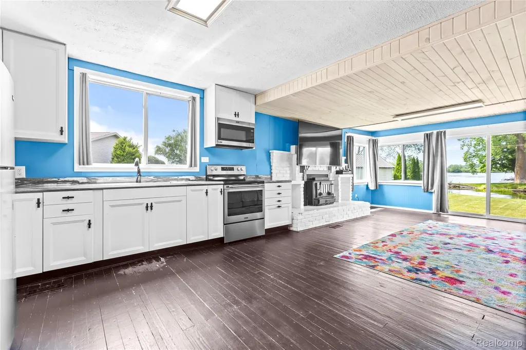 530 Roby Beach Drive Coldwater Township MI 49036