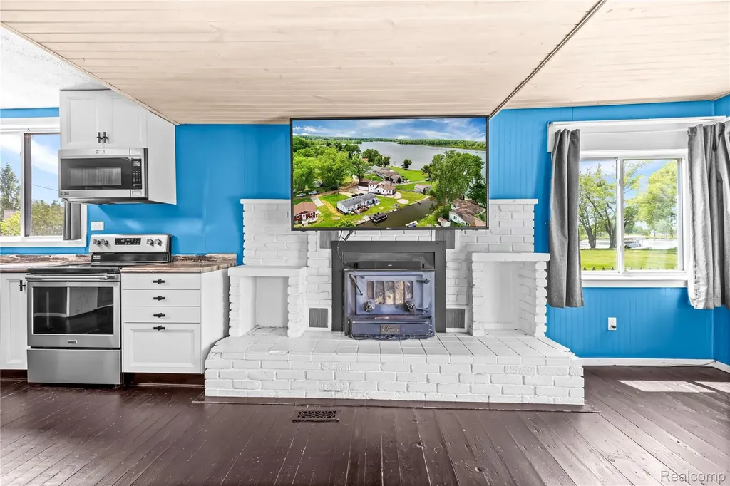 530 Roby Beach Drive Coldwater Township MI 49036