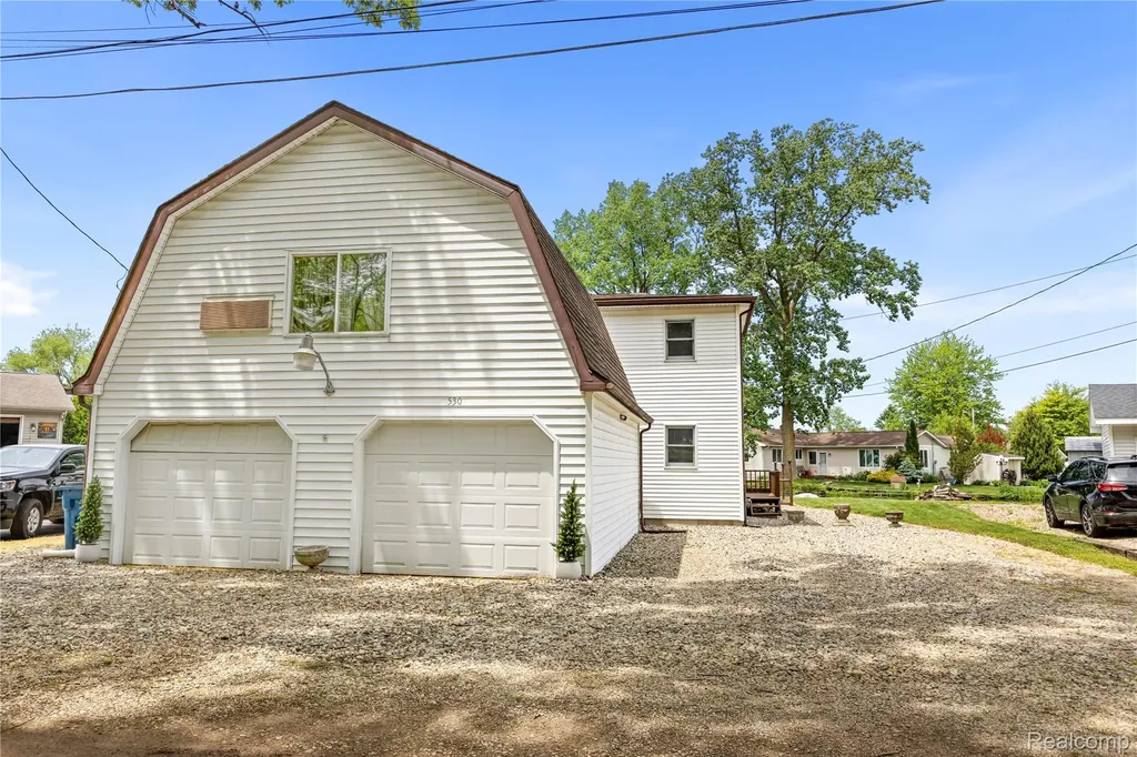 530 Roby Beach Drive Coldwater Township MI 49036