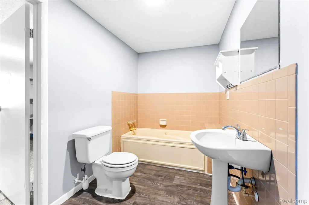 530 Roby Beach Drive Coldwater Township MI 49036