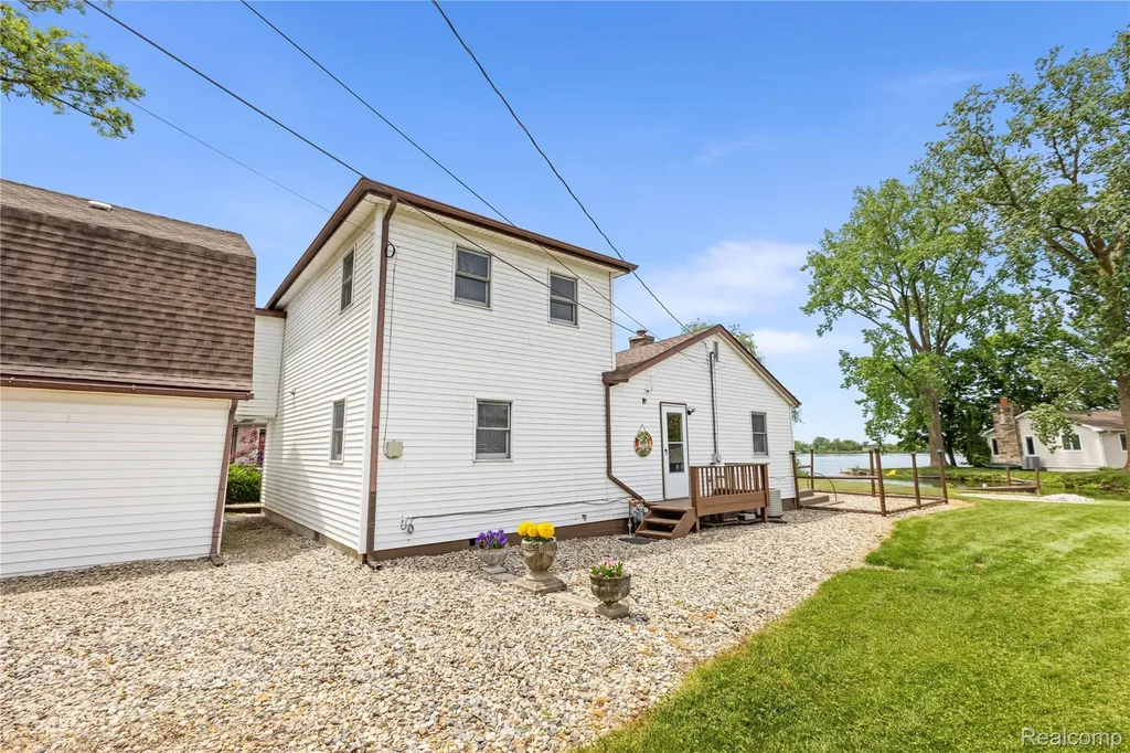 530 Roby Beach Drive Coldwater Township MI 49036