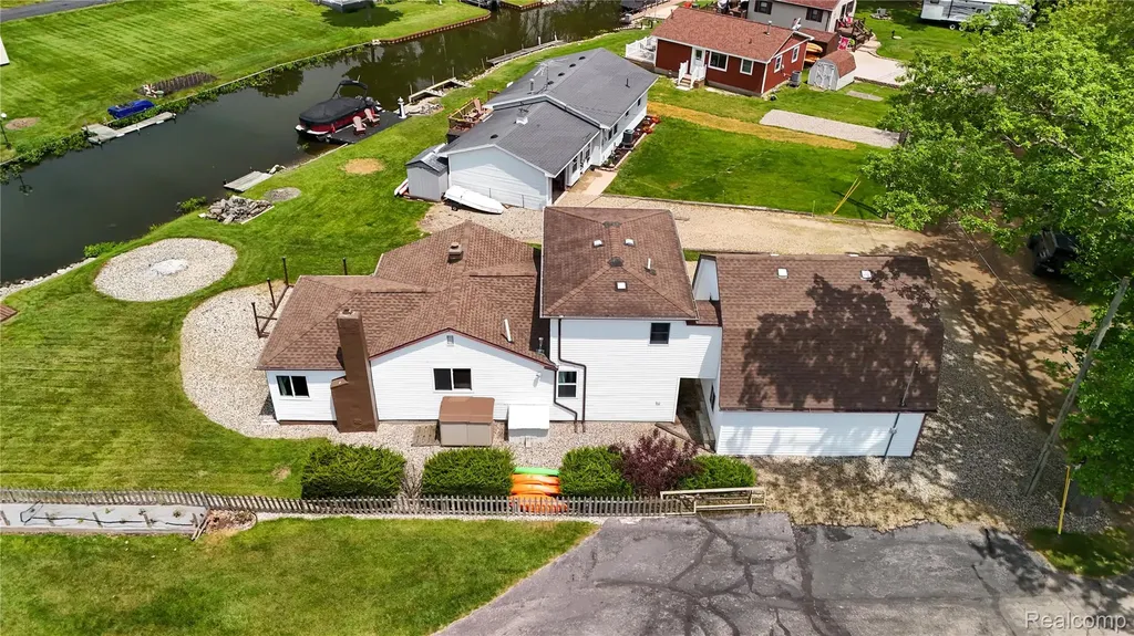 530 Roby Beach Drive Coldwater Township MI 49036