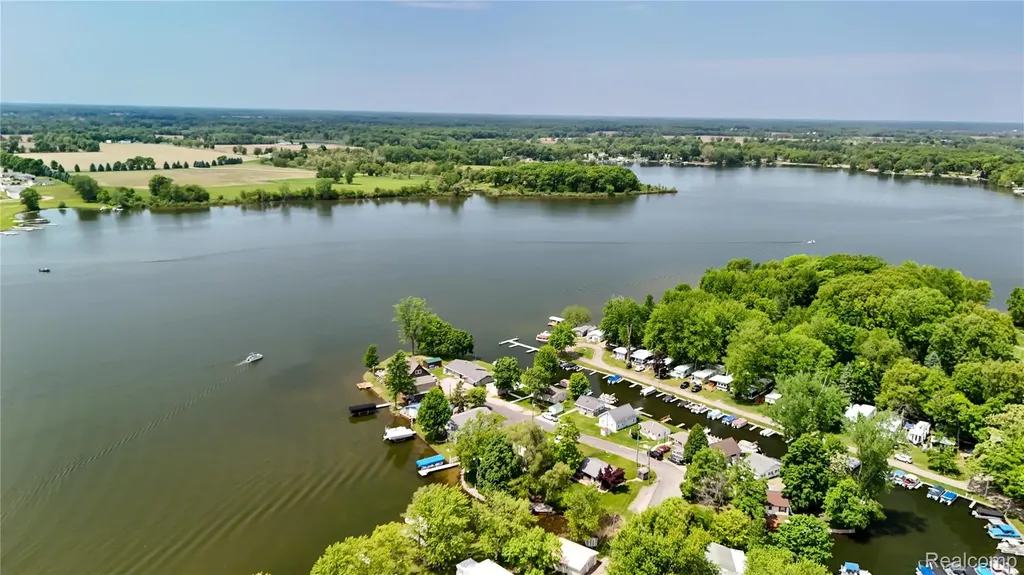 530 Roby Beach Drive Coldwater Township MI 49036