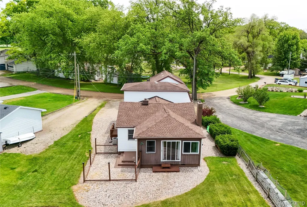 530 Roby Beach Drive Coldwater Township MI 49036