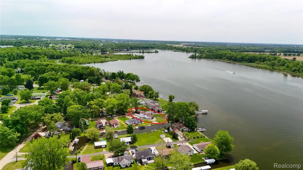 530 Roby Beach Drive Coldwater Township MI 49036