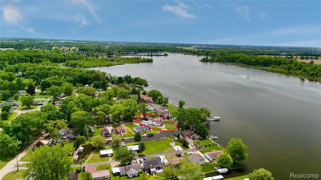 530 Roby Beach Drive Coldwater Township MI 49036