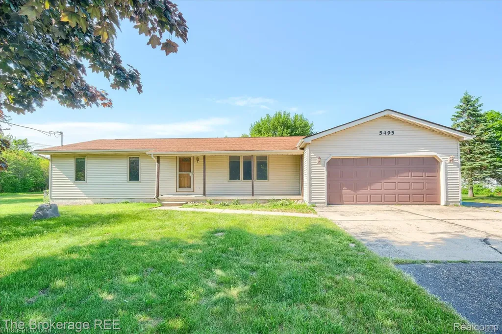 5495 E Coldwater Road Genesee Charter Township MI 48506