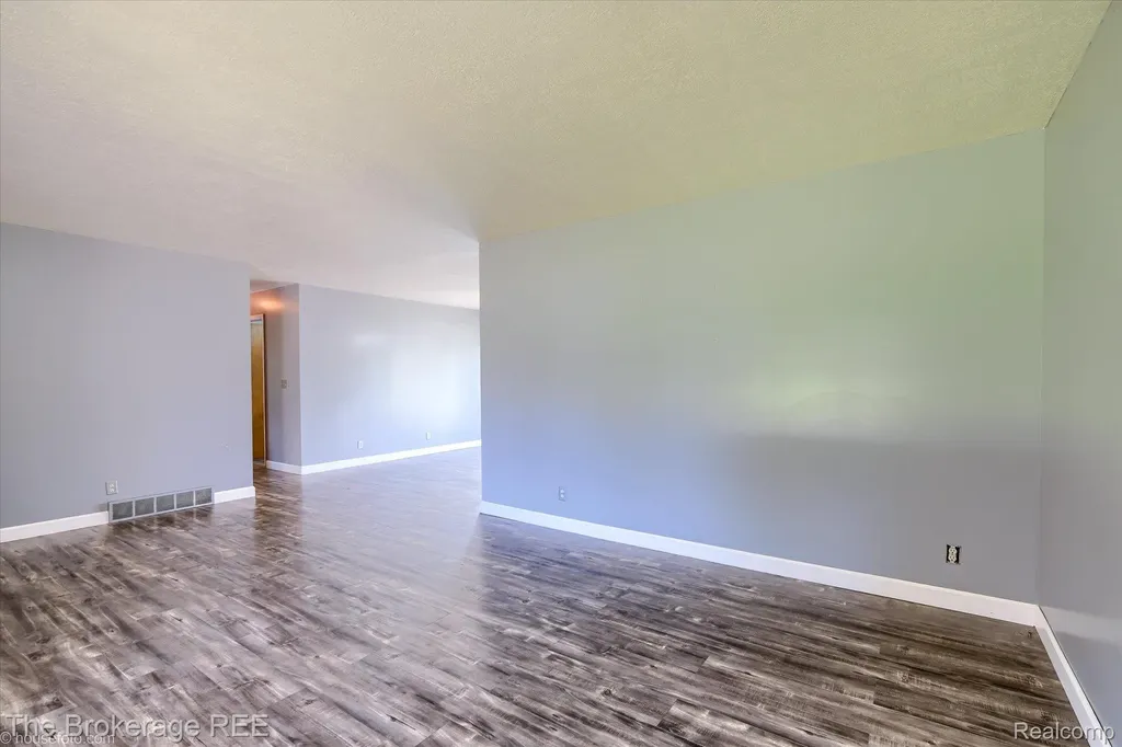 5495 E Coldwater Road Genesee Charter Township MI 48506