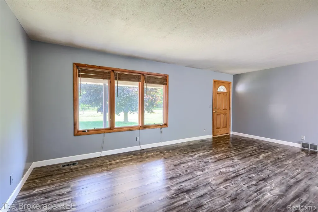 5495 E Coldwater Road Genesee Charter Township MI 48506