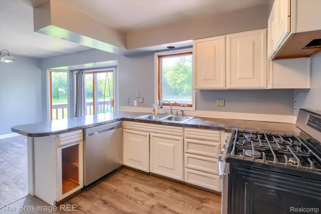 5495 E Coldwater Road Genesee Charter Township MI 48506