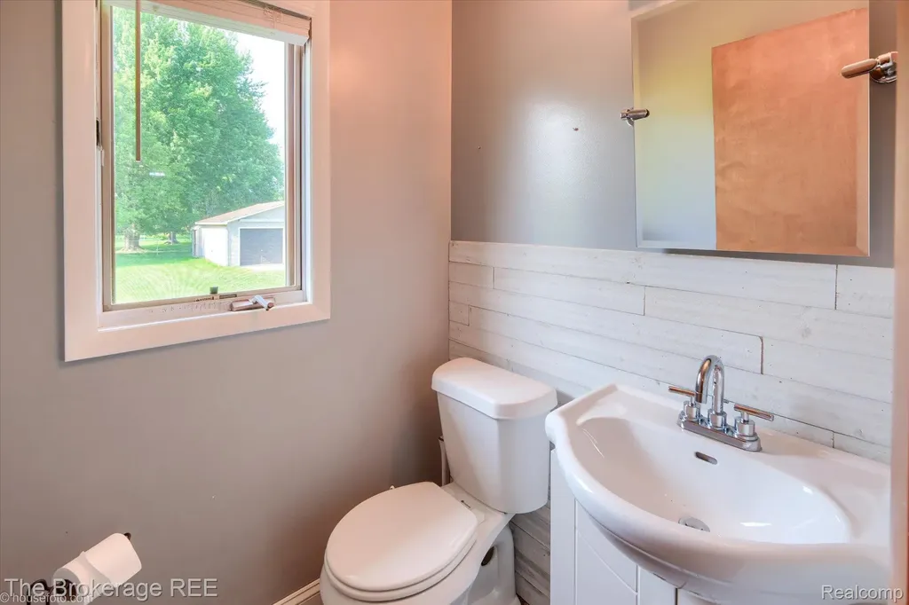 5495 E Coldwater Road Genesee Charter Township MI 48506