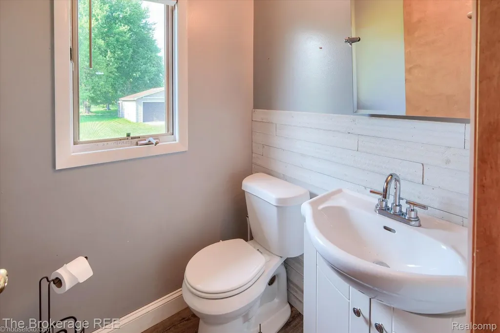 5495 E Coldwater Road Genesee Charter Township MI 48506