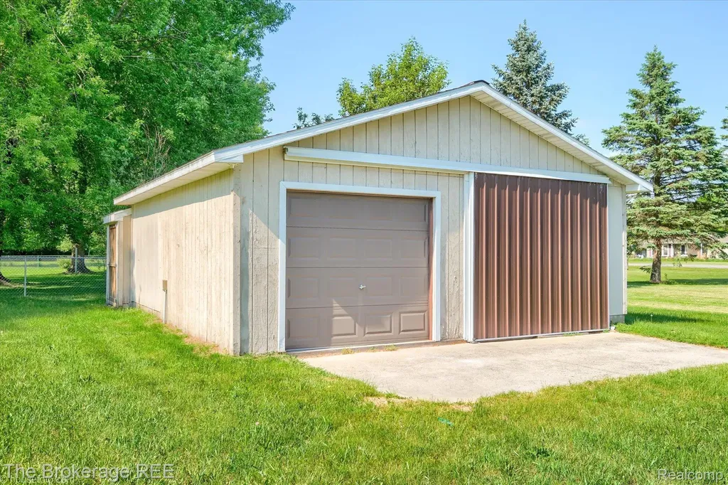 5495 E Coldwater Road Genesee Charter Township MI 48506