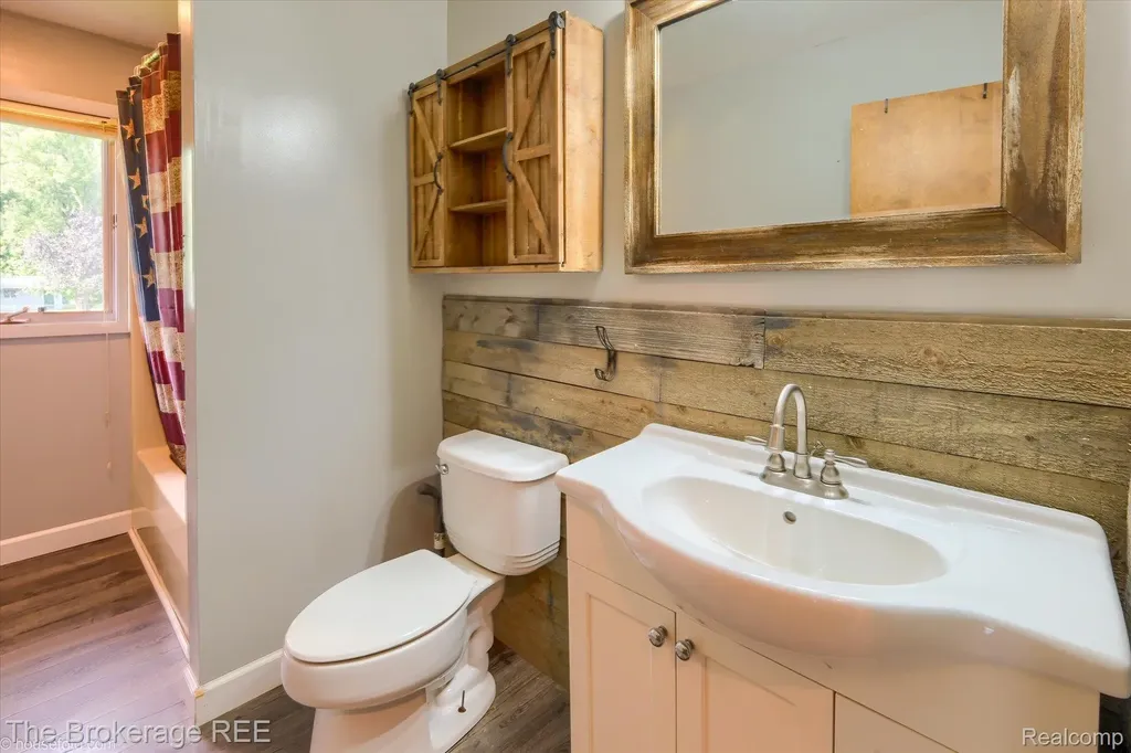 5495 E Coldwater Road Genesee Charter Township MI 48506