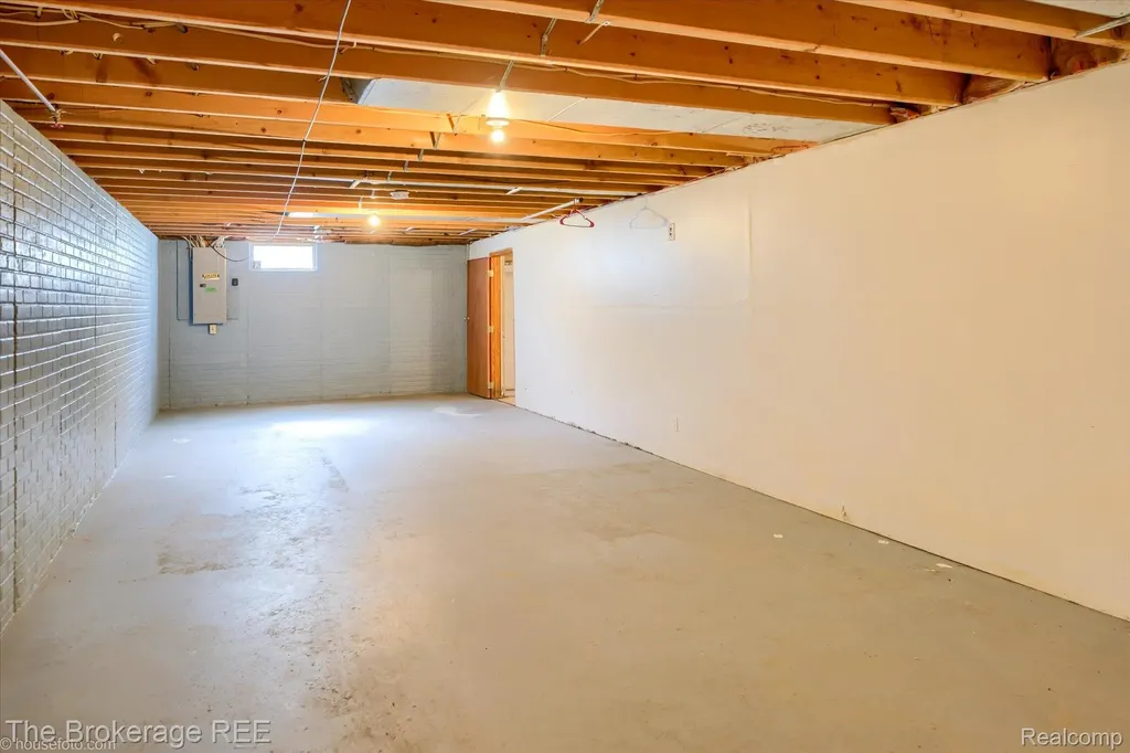 5495 E Coldwater Road Genesee Charter Township MI 48506