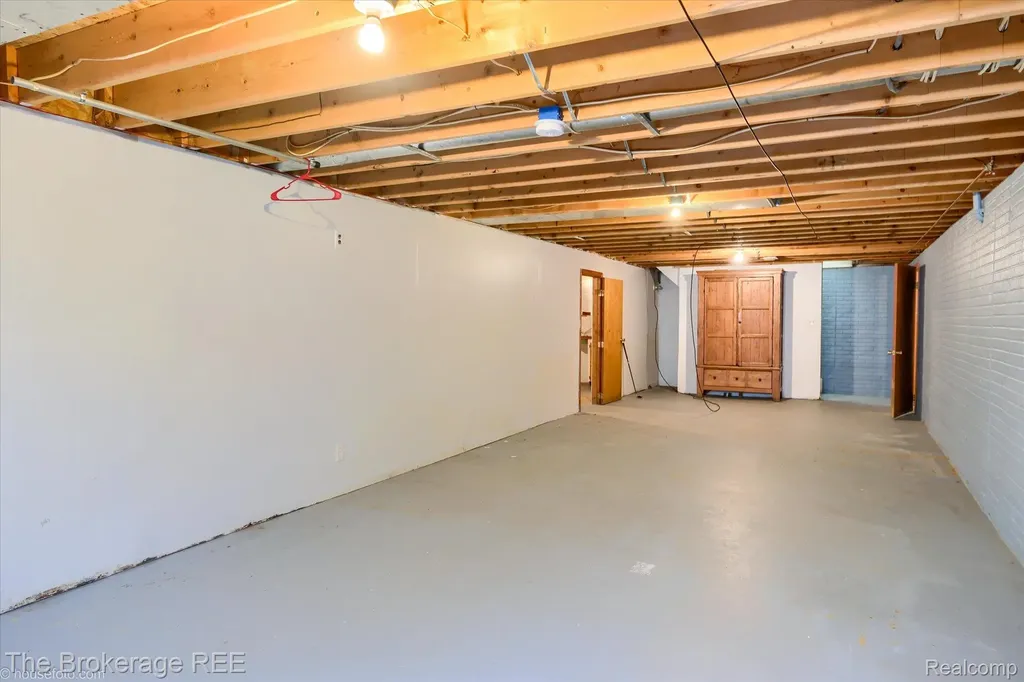 5495 E Coldwater Road Genesee Charter Township MI 48506
