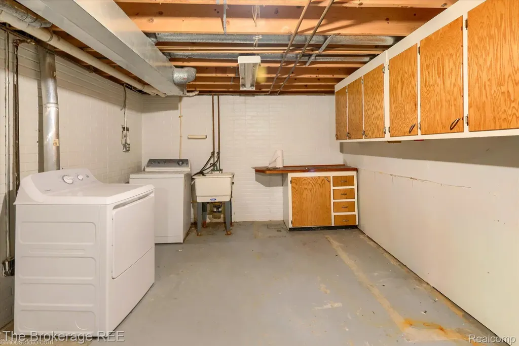 5495 E Coldwater Road Genesee Charter Township MI 48506