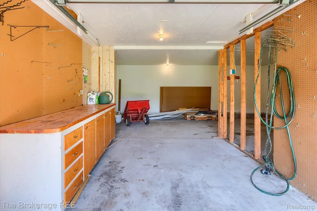 5495 E Coldwater Road Genesee Charter Township MI 48506