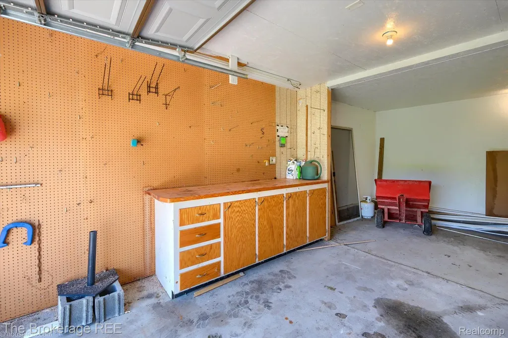 5495 E Coldwater Road Genesee Charter Township MI 48506