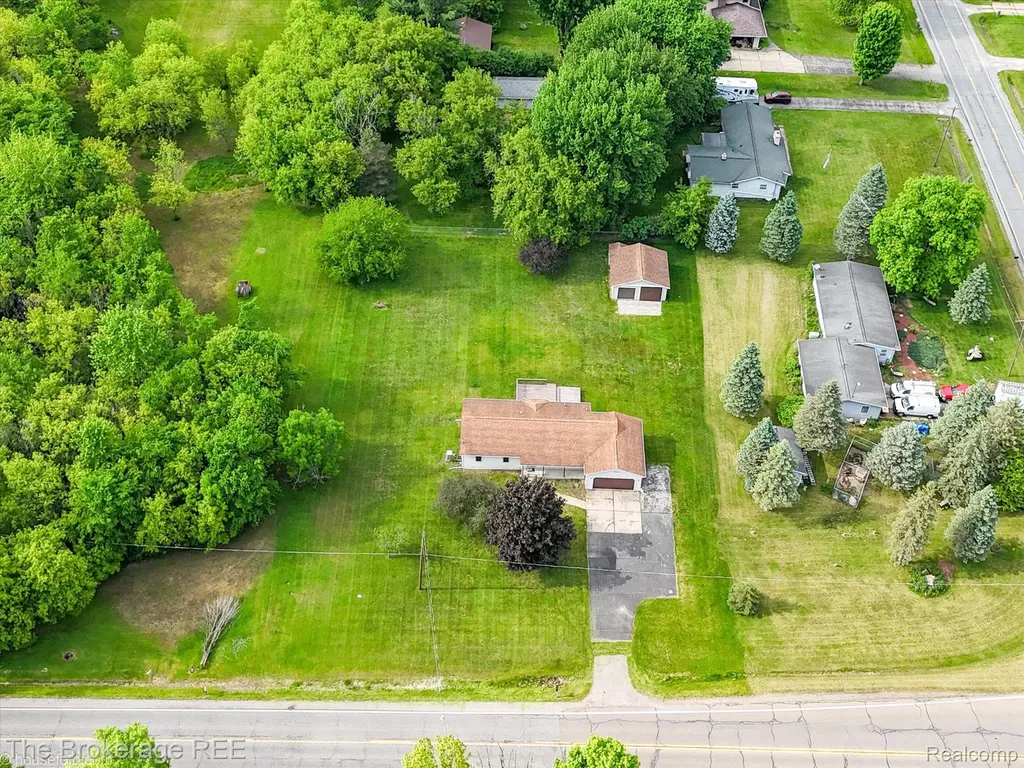 5495 E Coldwater Road Genesee Charter Township MI 48506