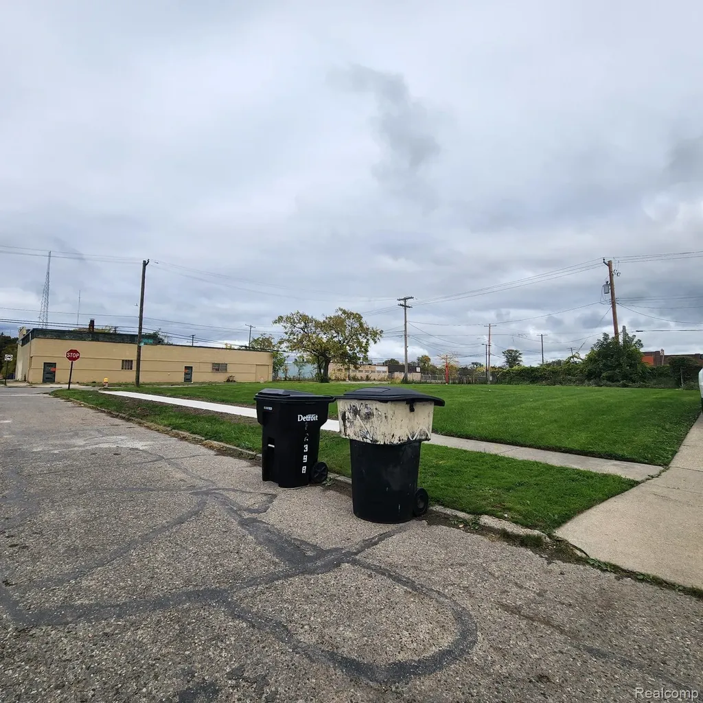 12406-12416 Greenlawn Street Detroit City MI 48204