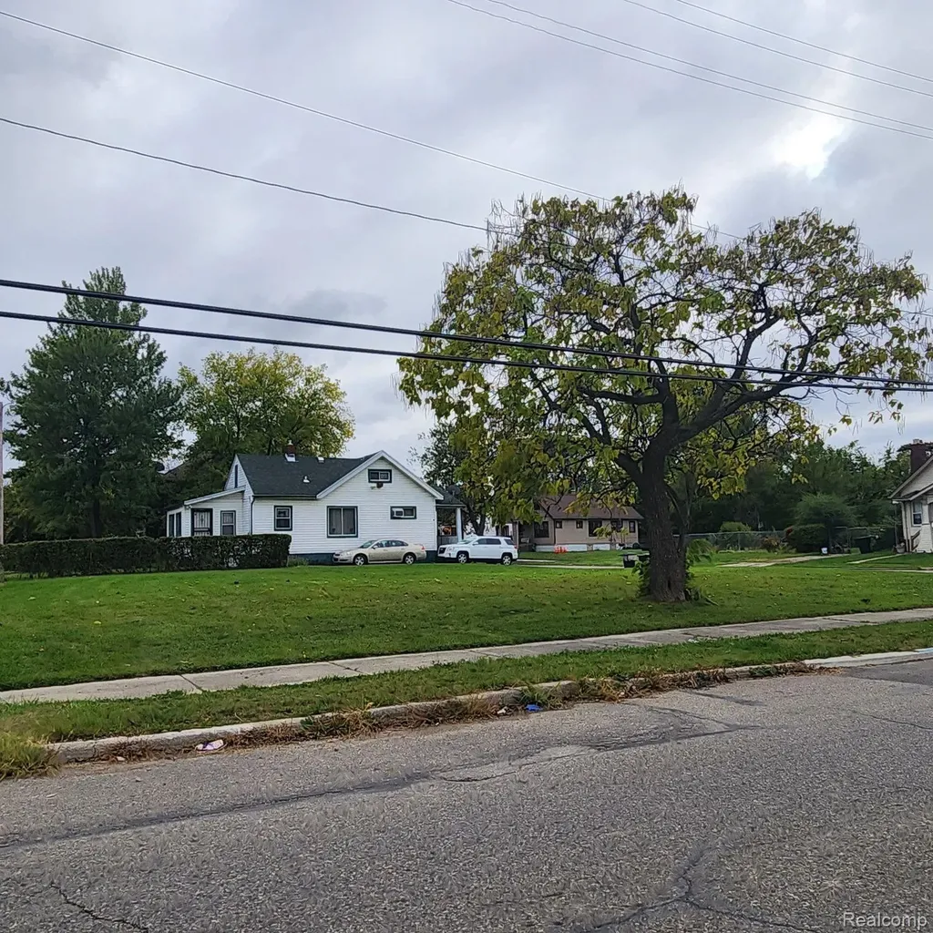 12406-12416 Greenlawn Street Detroit City MI 48204