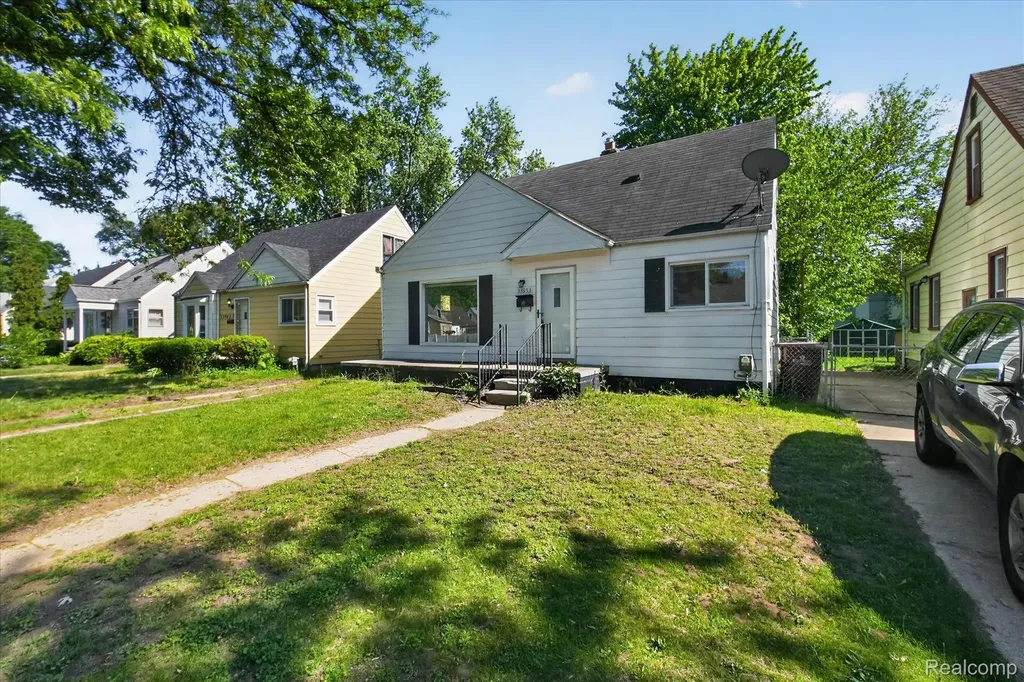 33953 Glover Street Wayne City MI 48184