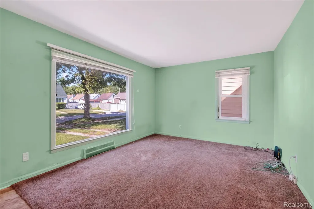 33953 Glover Street Wayne City MI 48184