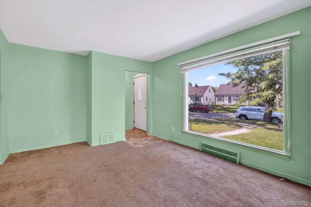 33953 Glover Street Wayne City MI 48184