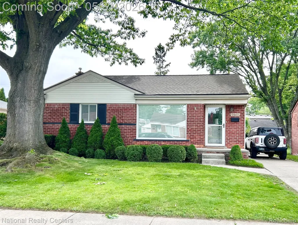 9611 Deering Street Livonia City MI 48150