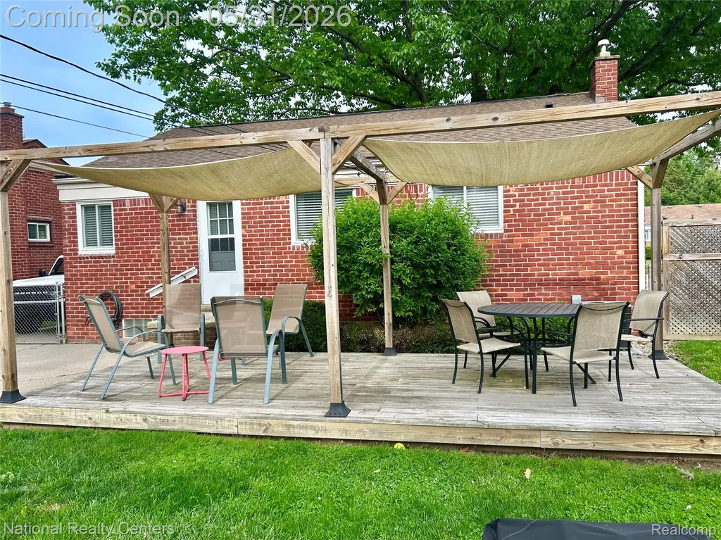 9611 Deering Street Livonia City MI 48150