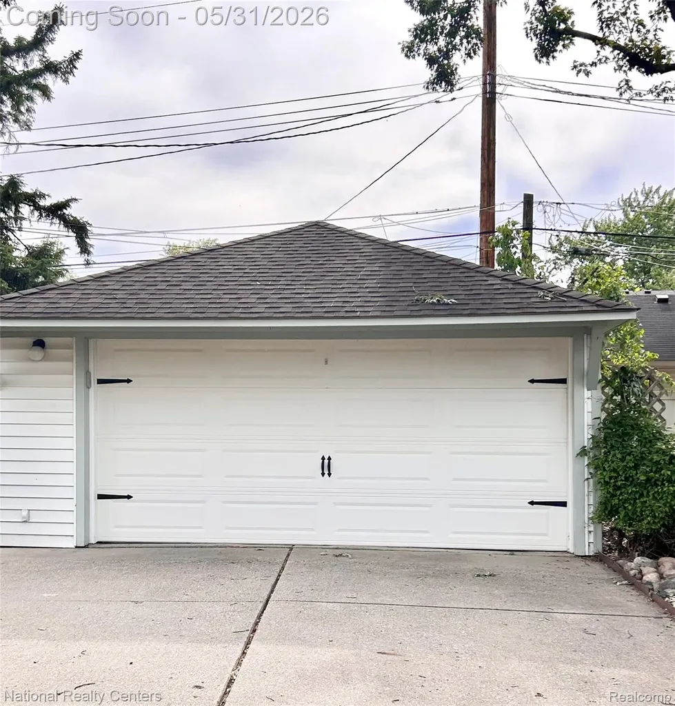 9611 Deering Street Livonia City MI 48150