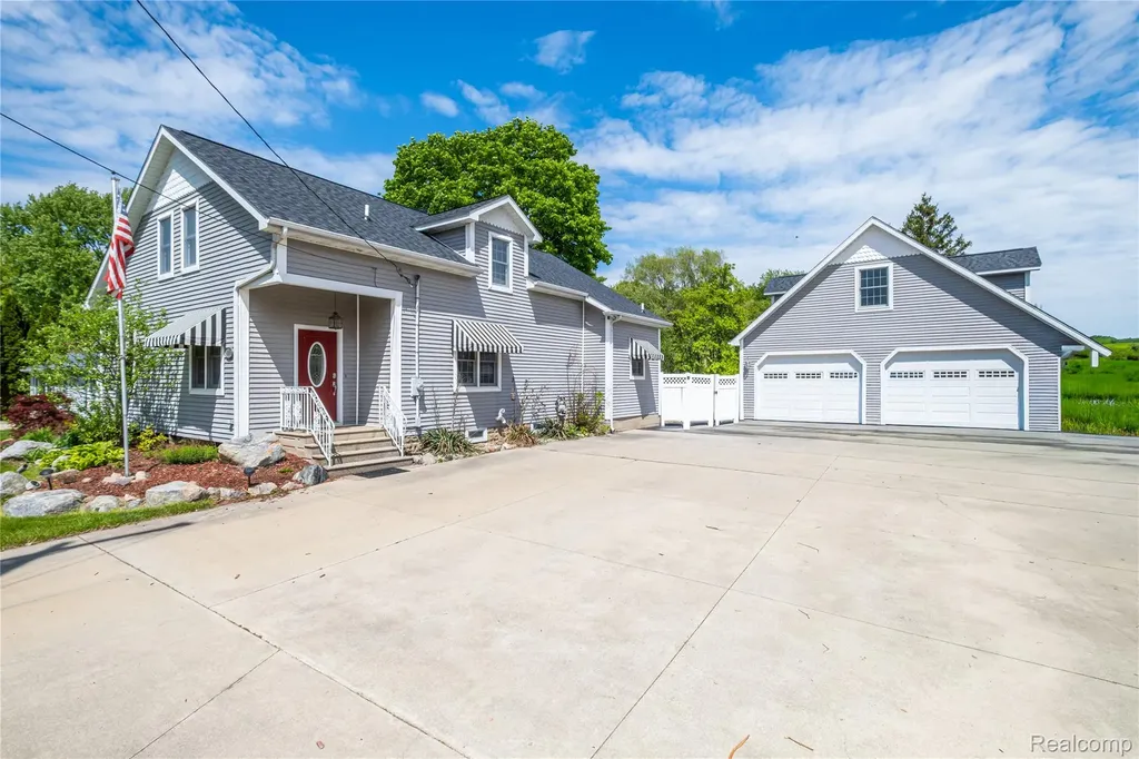 1255 Glendale Street Burton City MI 48509