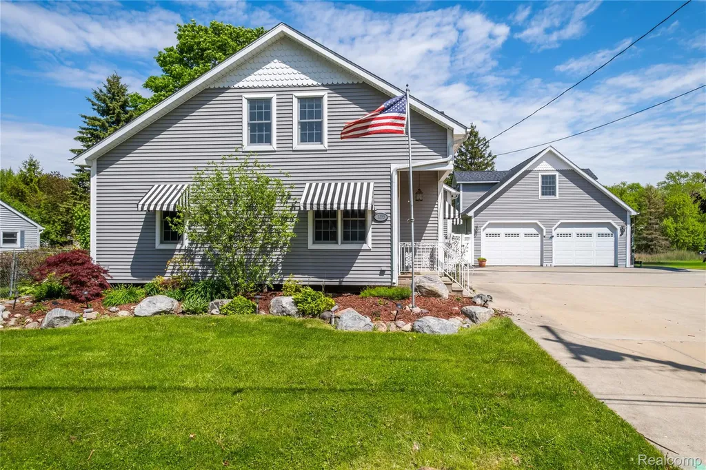 1255 Glendale Street Burton City MI 48509