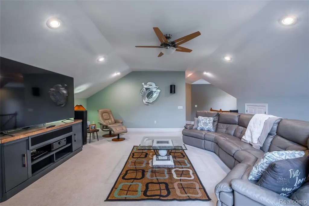 1255 Glendale Street Burton City MI 48509