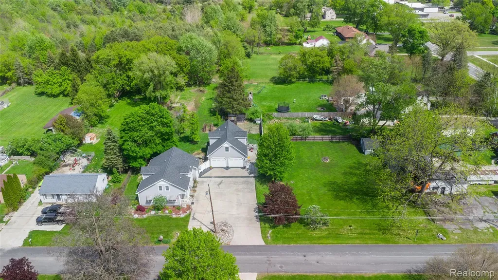 1255 Glendale Street Burton City MI 48509