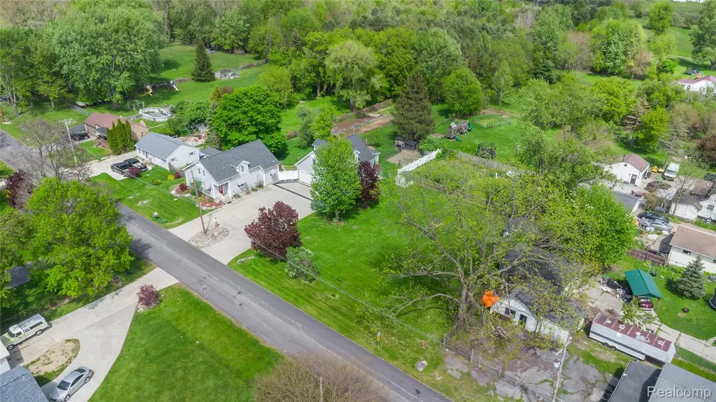 1255 Glendale Street Burton City MI 48509