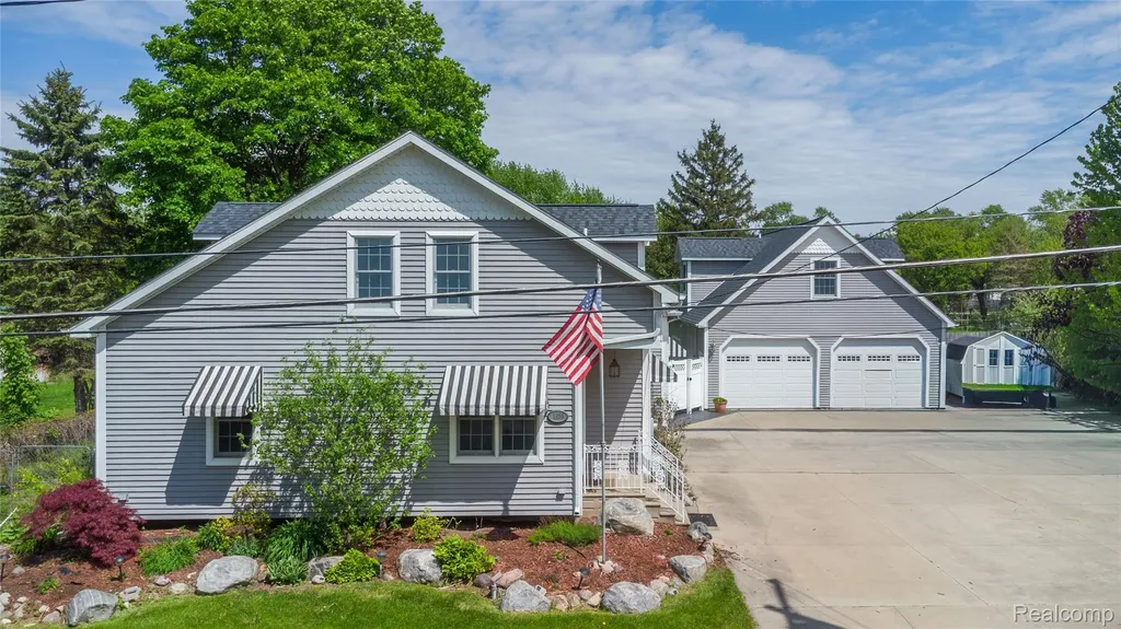 1255 Glendale Street Burton City MI 48509