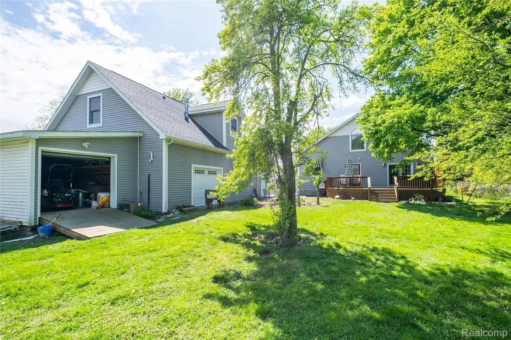1255 Glendale Street Burton City MI 48509
