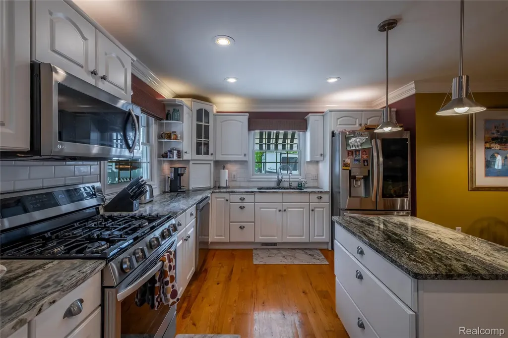 1255 Glendale Street Burton City MI 48509